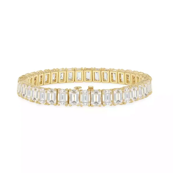 Emerald cut lab-grown diamond tennis bracelet in 18K yellow gold with secure clasp – luxury jewelry for women