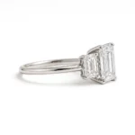 20250801_1516_Diamond Trio Ring_remix_01k1jg9ym8fe79w7xwzgrww4nb