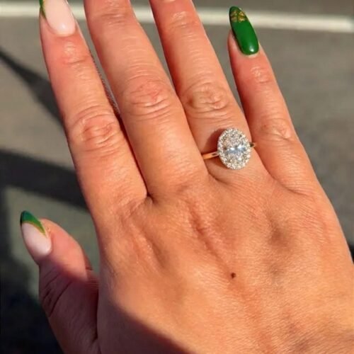 Oval Cut 1.50ct EF VS1 Certified CVD Lab Diamond Halo Ring in 18K White Gold – Classic Engagement Ring  IGI Certified photo review