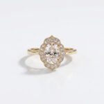 1.0-2.0Ct IGI Certified Oval Cut Lab Grown Diamond Vintage Scalloped Halo Ring, 14K Yellow Gold Milgrain Ring, E Color VS1 Clarity Antique Bridal Ring